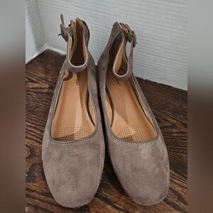 Comfortview Womens Shoes Size 10.5. NWOT (Bin13)